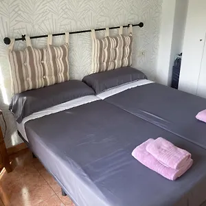 Apartamento Luninoso Y Practico En El Centro Con Amplio Parking Incluido, Granada